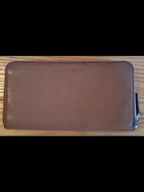 EUC Leatherology Windsor Caramel Tan Full Grain Zip Around Quiet Luxury Wallet
